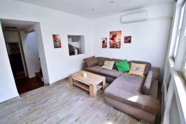 Apartman Martina Betina  Εξωτερικό φωτογραφία